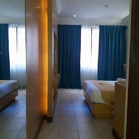 Fratini's Hotel Labuan Esterno foto