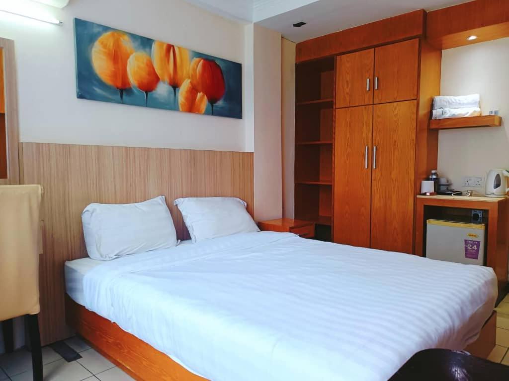 Fratini's Hotel Labuan Esterno foto