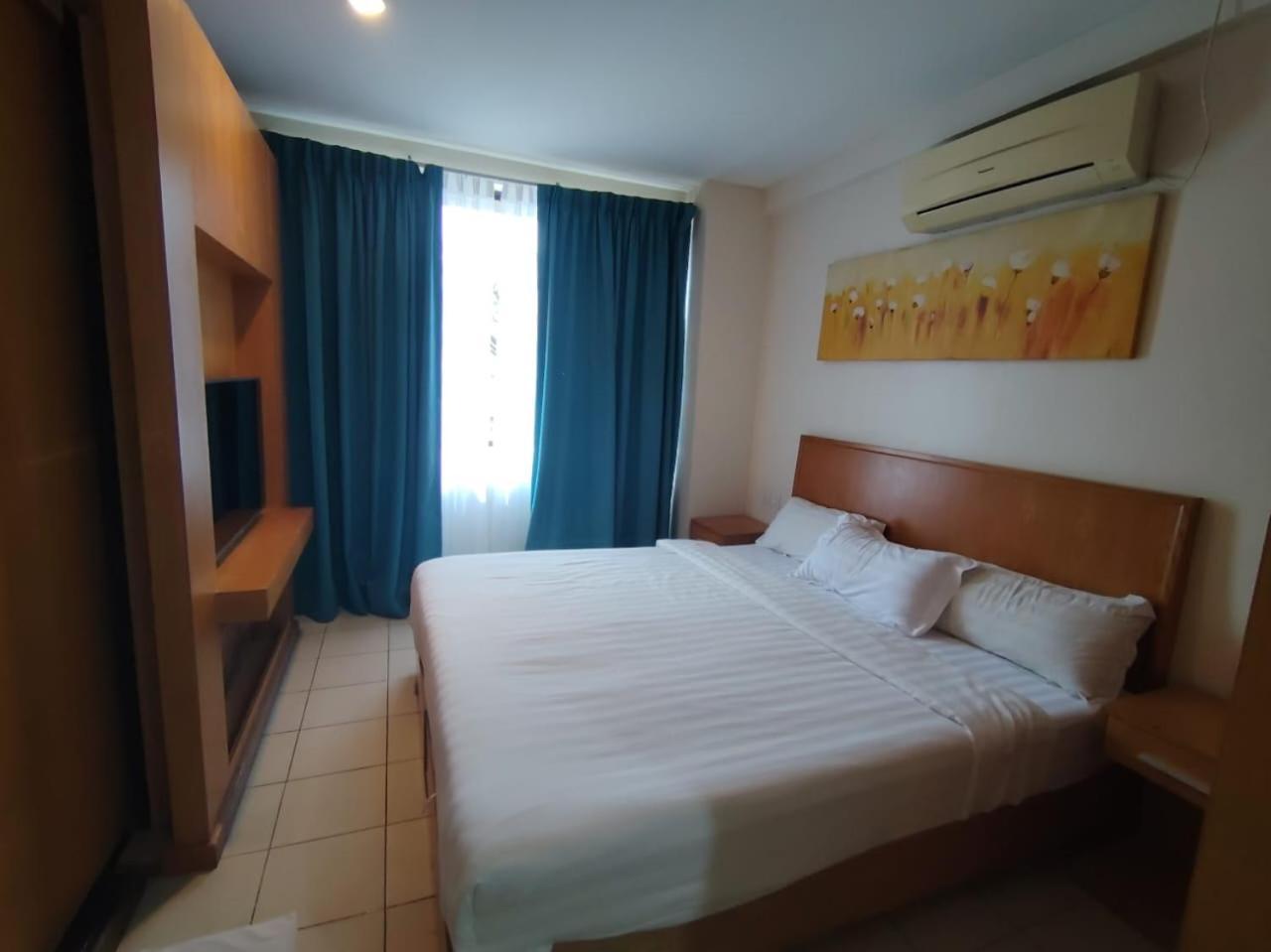 Fratini's Hotel Labuan Esterno foto